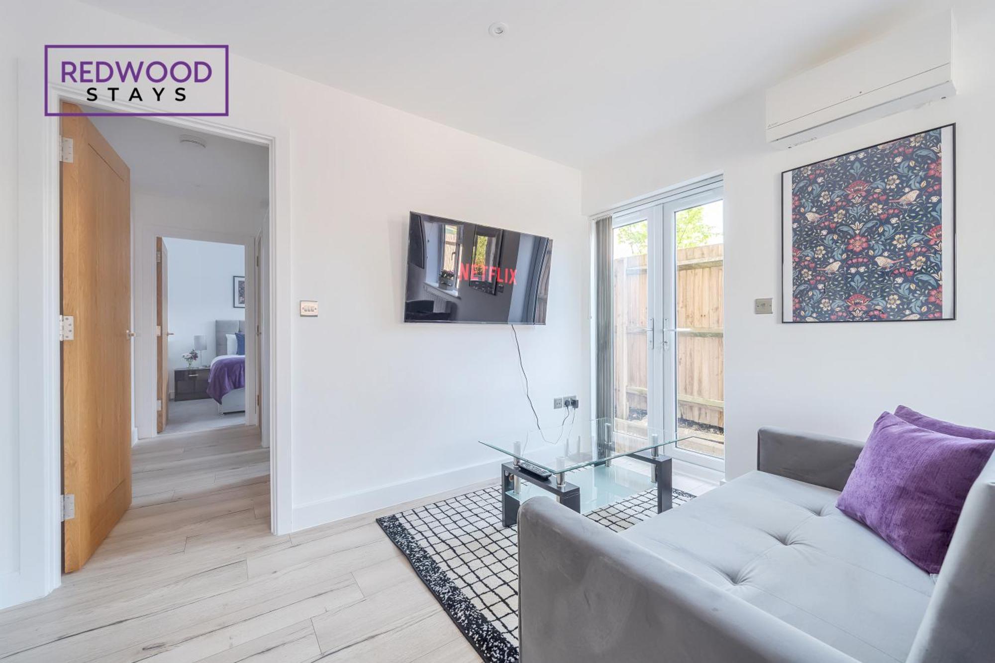 Modern Serviced Apartments For Contractors & Families With Free Parking, Wifi & Netflix By Redwood Stays Basingstoke Exterior foto