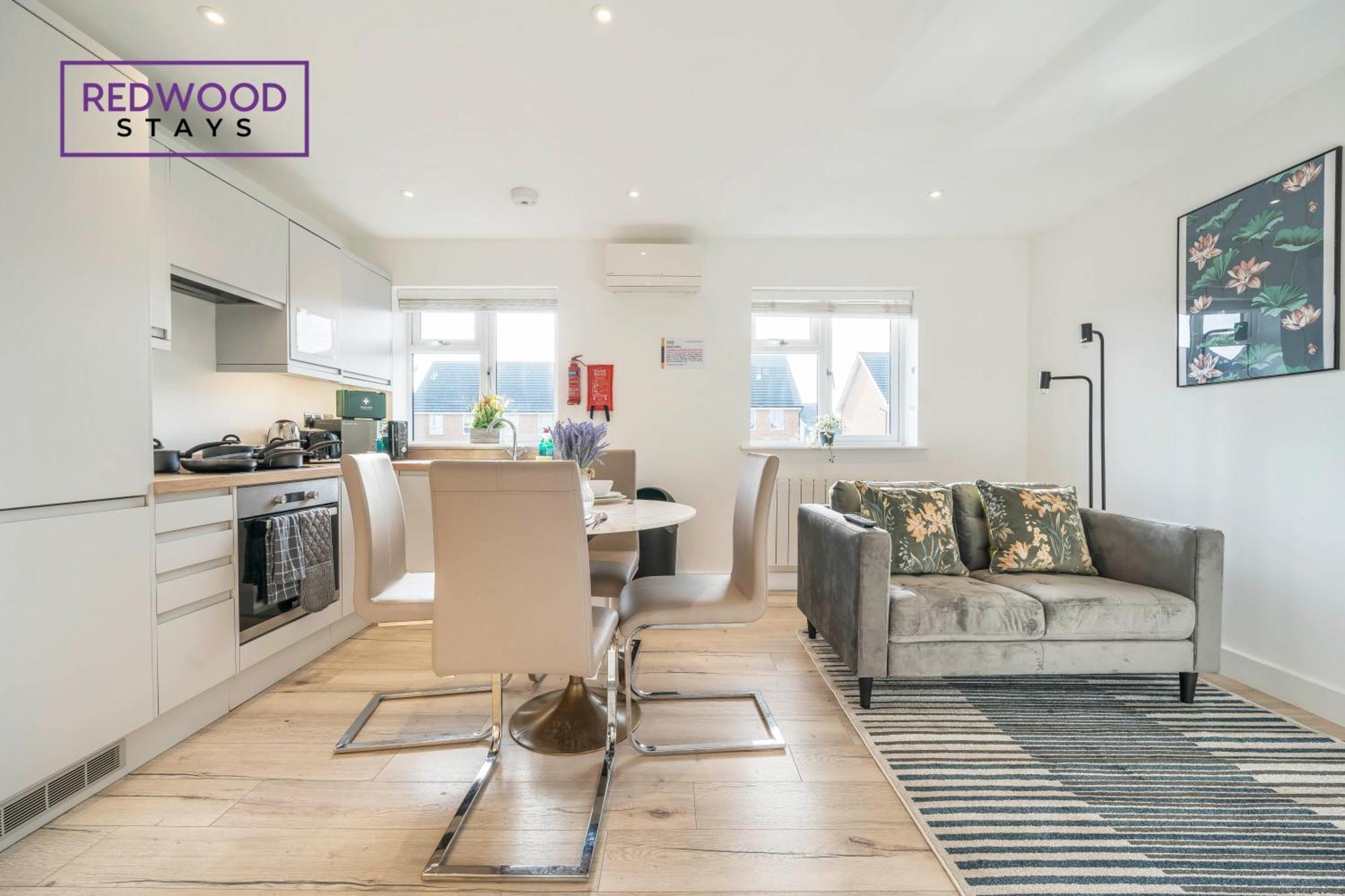 Modern Serviced Apartments For Contractors & Families With Free Parking, Wifi & Netflix By Redwood Stays Basingstoke Exterior foto