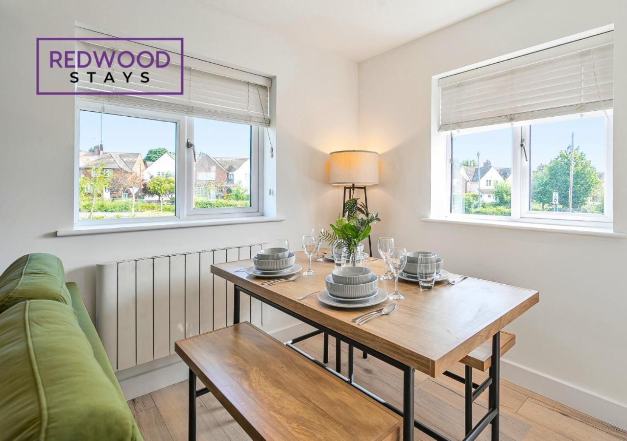 Modern Serviced Apartments For Contractors & Families With Free Parking, Wifi & Netflix By Redwood Stays Basingstoke Exterior foto