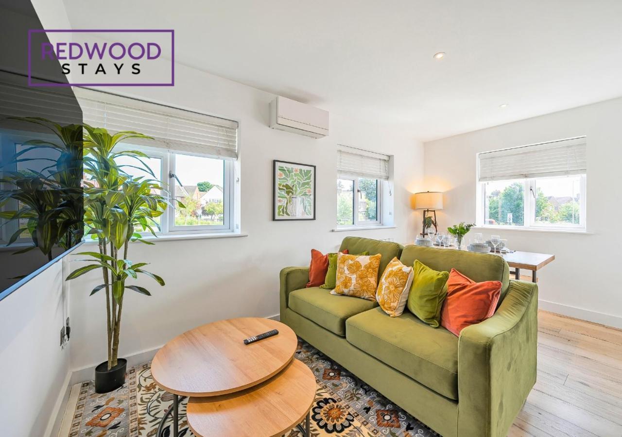 Modern Serviced Apartments For Contractors & Families With Free Parking, Wifi & Netflix By Redwood Stays Basingstoke Exterior foto